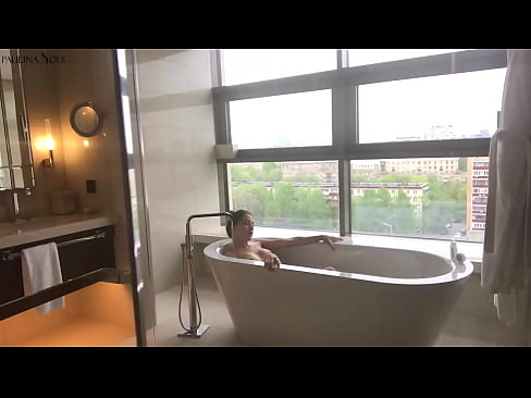 ❤️ Milžiniškas kūdikis aistringai masturbuoja savo putę vonios kambaryje ❌ Porno video prie lt.sexflashgame.ru ❌️